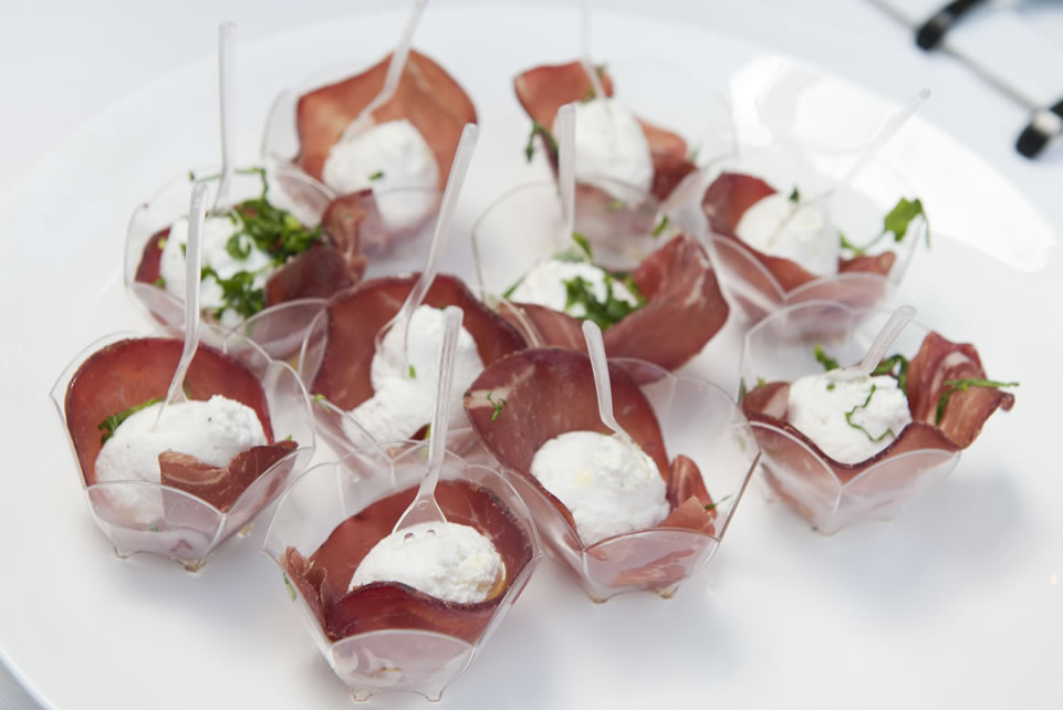 Sottile di bresaola e ricotta canestrata in Finger food