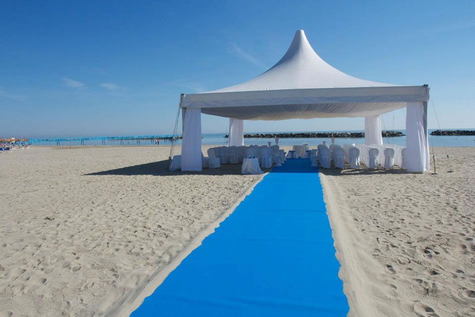 Gazebo in vista mare adriatico per nozze civili